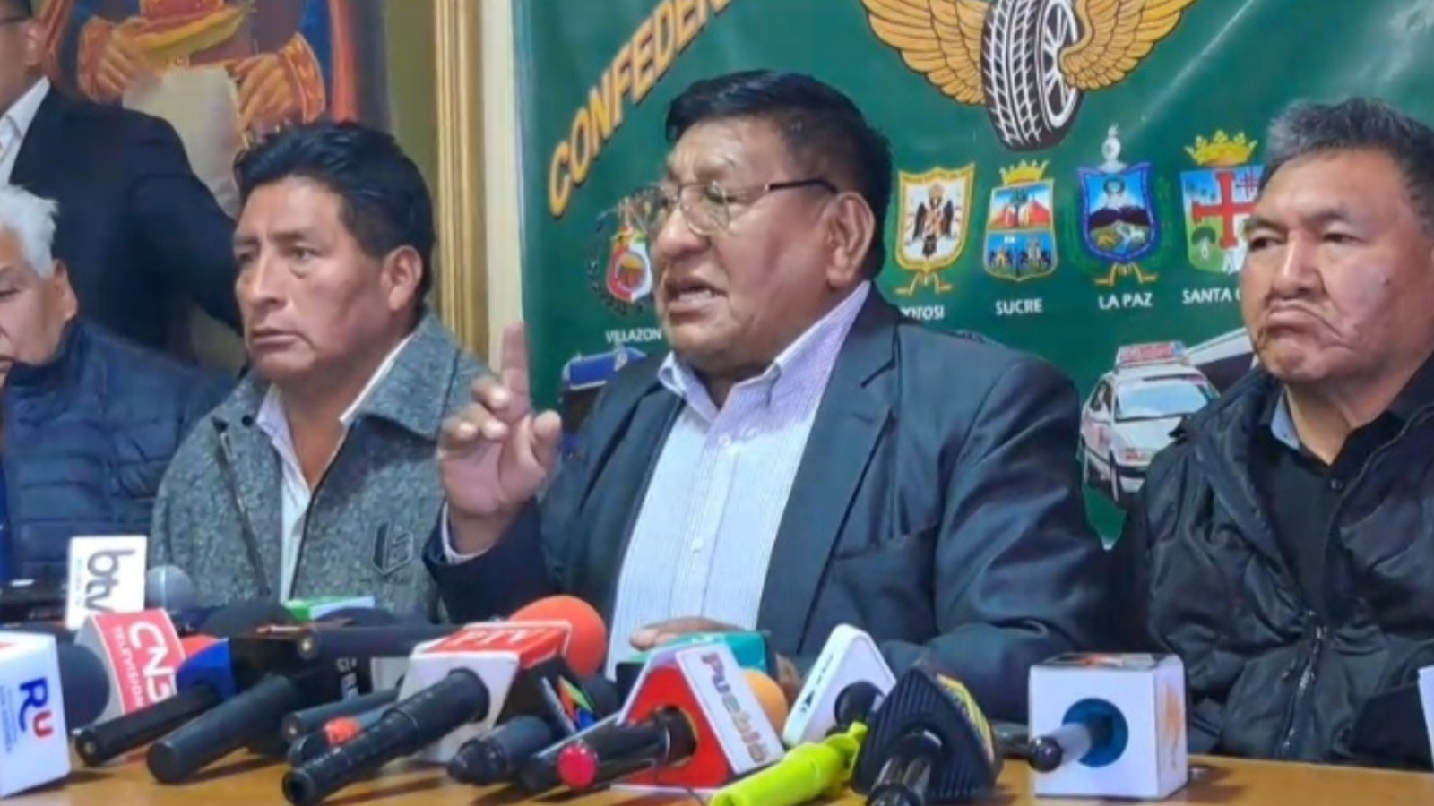 Choferes rechazan DS 5716 que elimina subvención al diésel y anuncian ampliado nacional para este martes en Santa Cruz 004 11