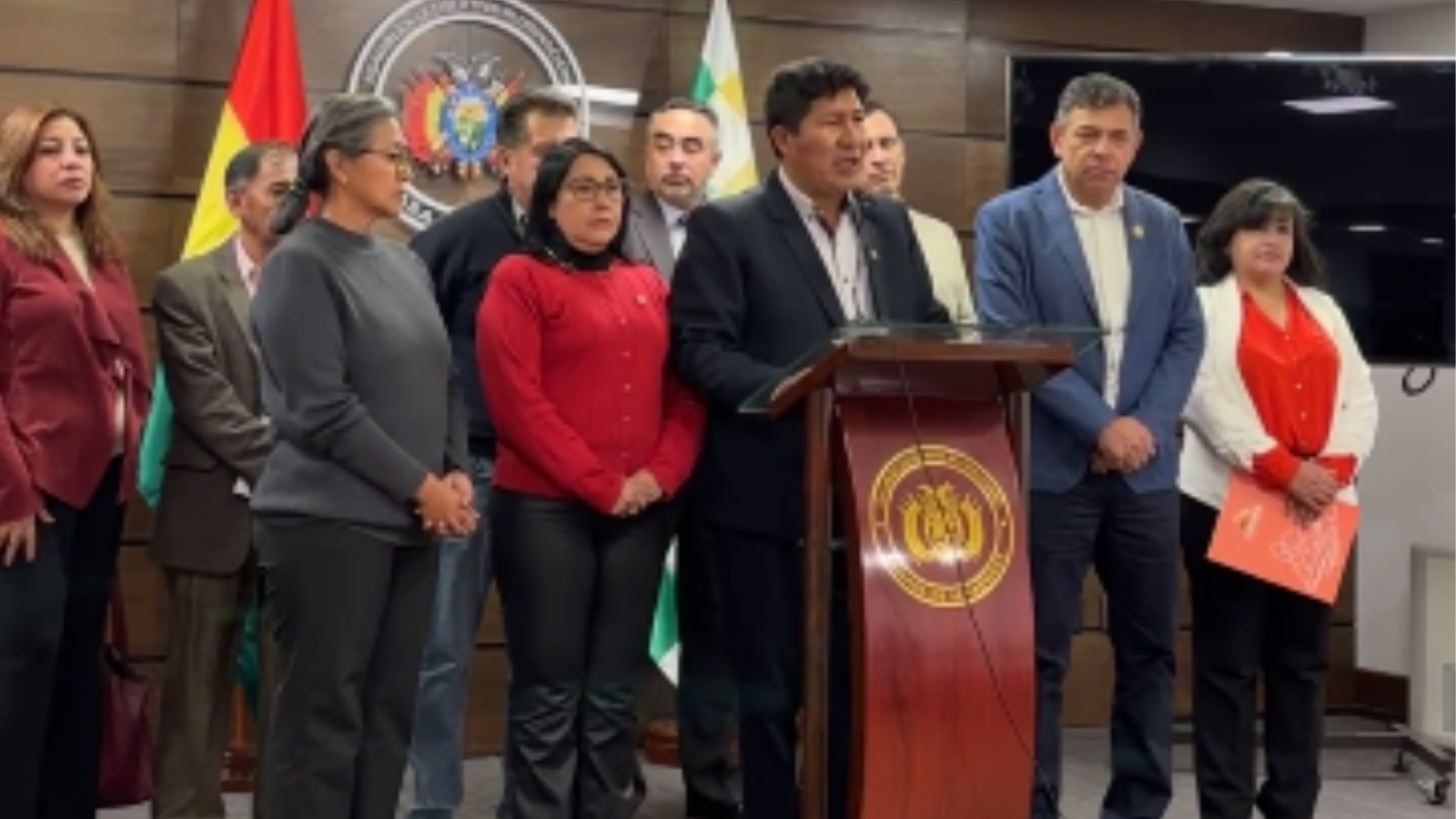Comisión de legisladores que viajó a Chile confirma que se inició quema de maderas boliviana 004 2026 10 06T153345.829