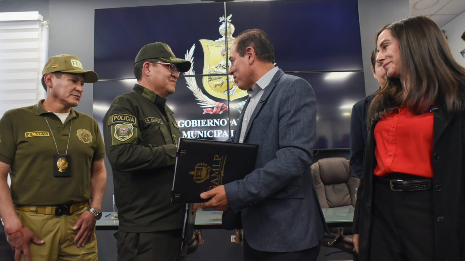 Alcaldía de La Paz cede terreno a la Policía Boliviana en Alto Obrajes para construir sedes de la FELCV y FELCDA 004 2026 10 13T161755.788