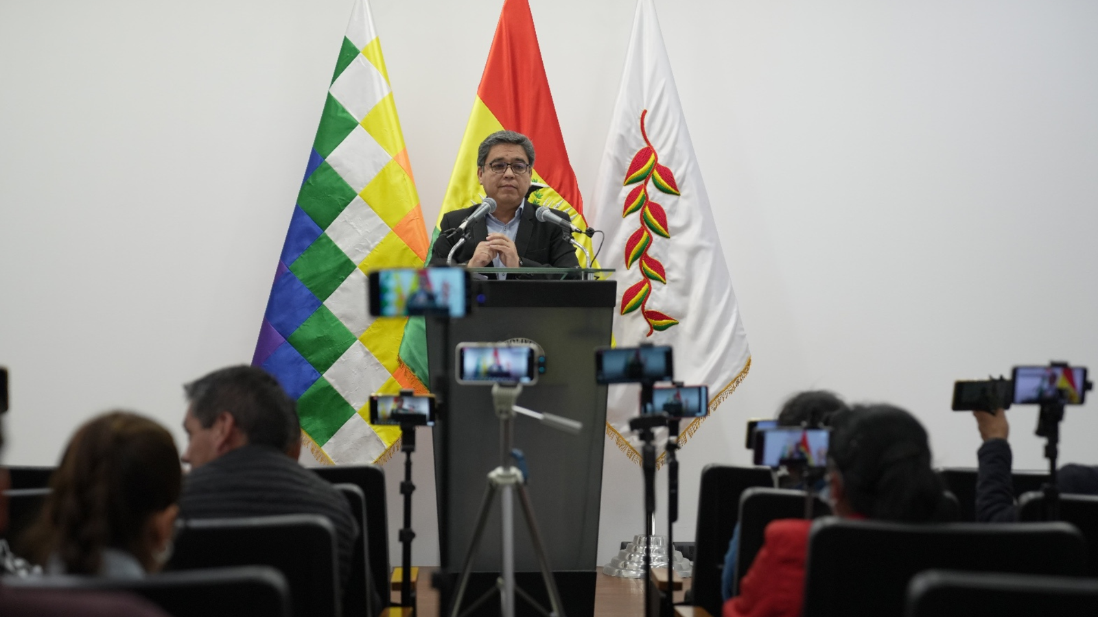 Gobierno transfiere administración de institutos técnicos a las gobernaciones con presupuesto del TGN 004 2026 10 14T153632.533