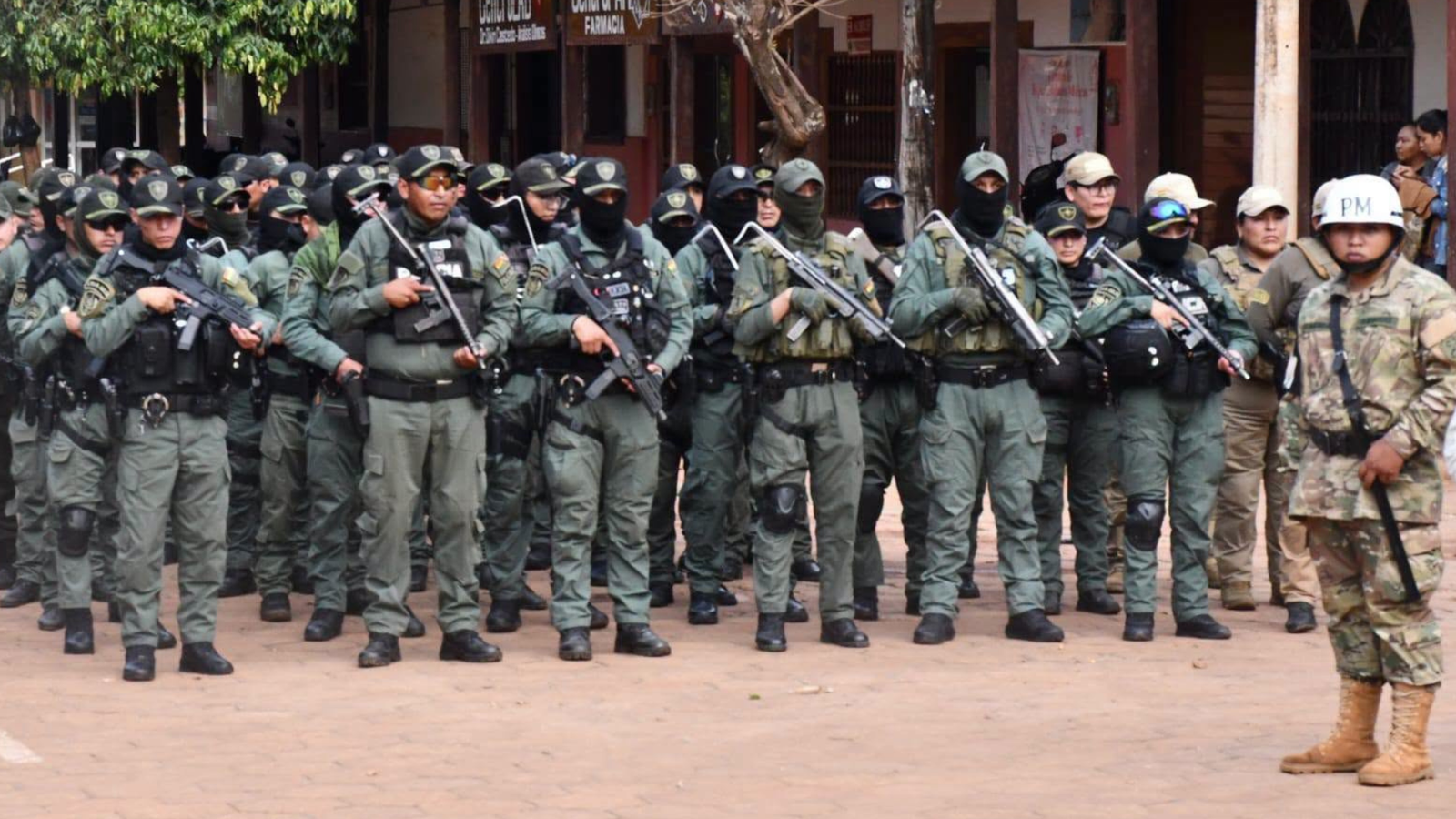 Gobierno activará dos unidades de élite policial en Bolivia para combatir el narcotráfico y el crimen transnacional 004 38