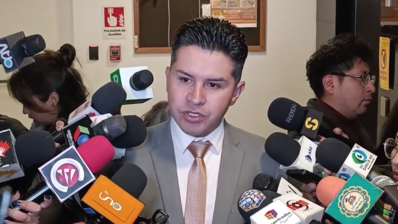 Diputado Rojas impulsará la censura del Ministro Oviedo si no aprehende a Evo Morales durante el estado de excepción 004 7