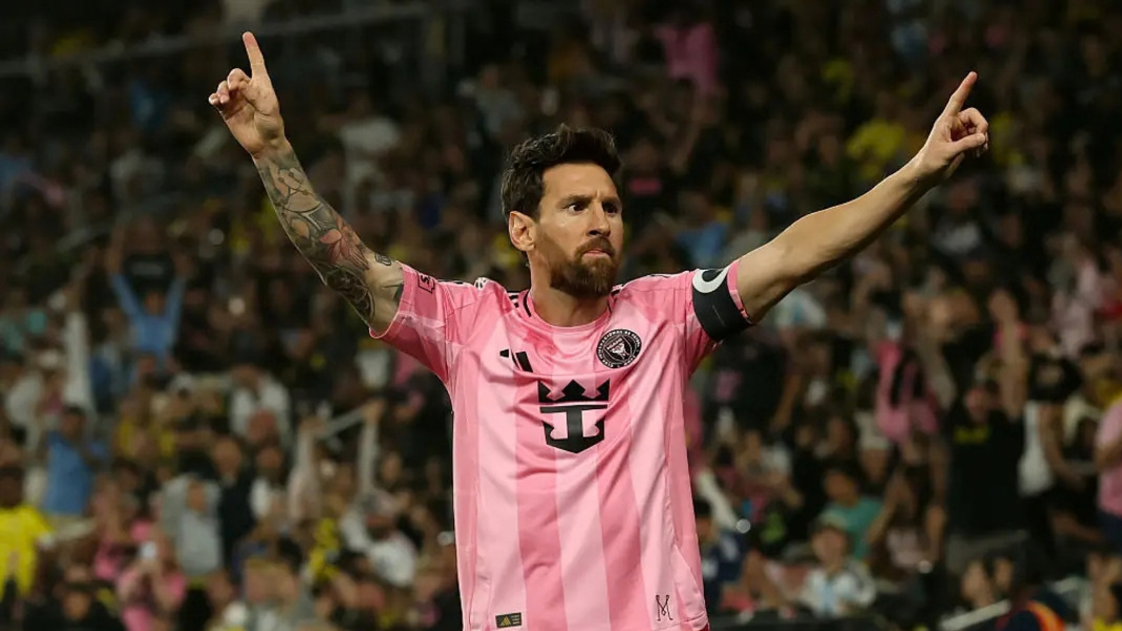 Lionel Messi compra oficialmente el CD Eldense de la Segunda División de España 004 77