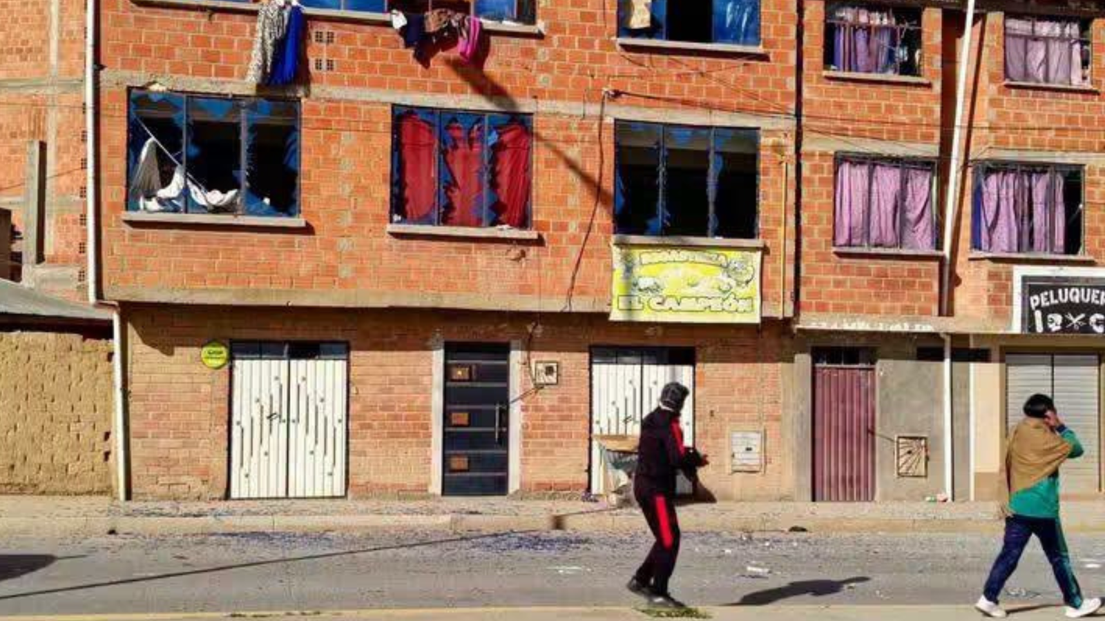 Gobierno estima Bs 5 millones para reparar viviendas en Viacha y reporta cinco desaparecidos tras explosiones 004