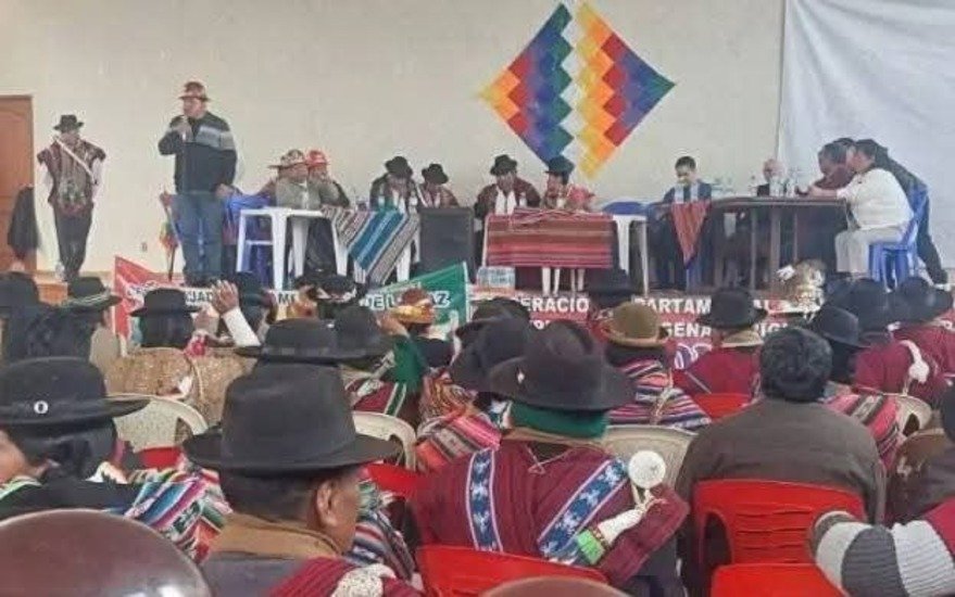 Acuerdo COB-Gobierno define nuevo decreto y mantiene bonos y la eliminación de subvención a los combustibles 1000171705