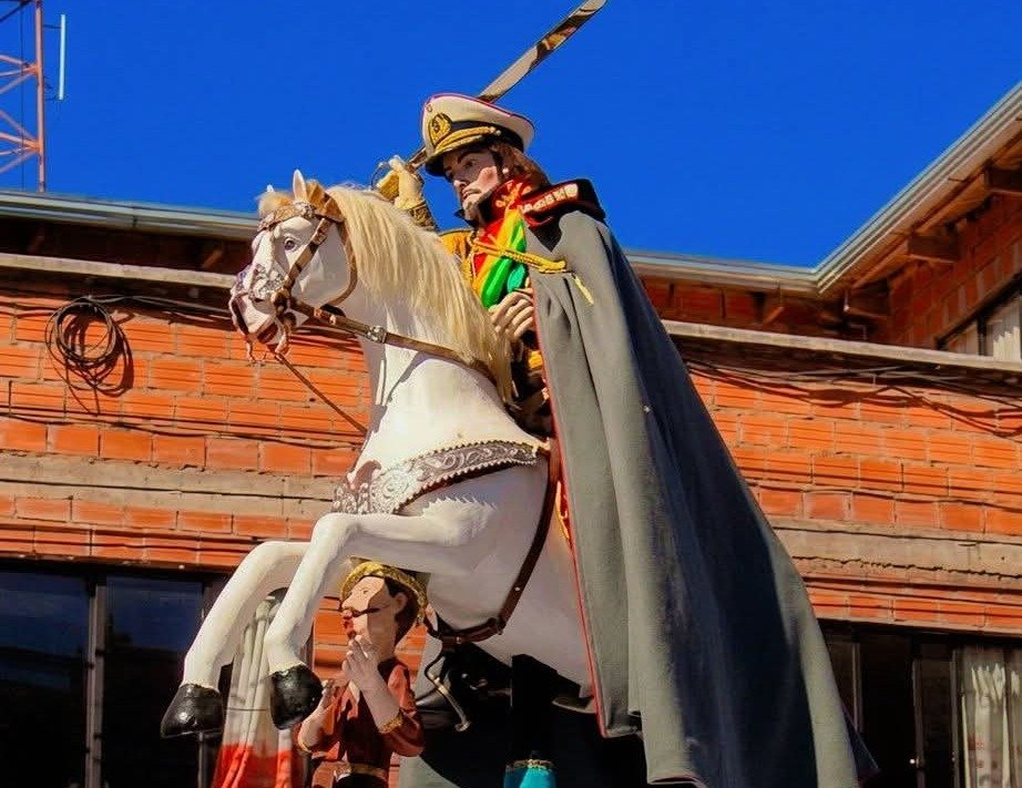 Por bloqueos, suspenden la festividad en honor al ‘Tata Santiago’ en Guaqui 1000221806