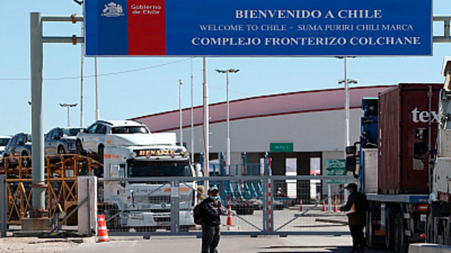 Cancillería gestiona con Chile reducir tiempos de espera en el paso fronterizo Colchane-Pisiga 1000227946