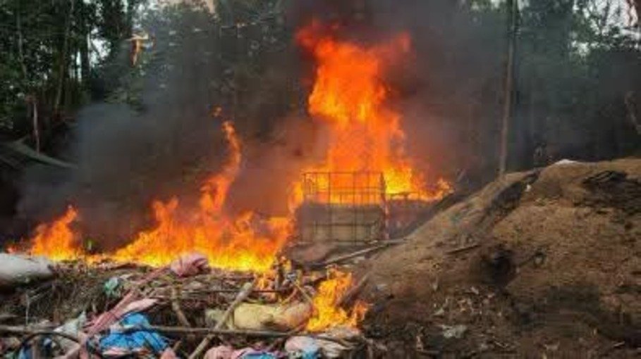 Destruyen cuatro fábricas móviles de droga en el Trópico de Cochabamba 1000238938