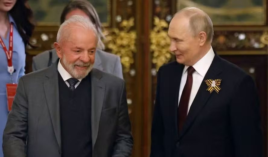 Putin conversa por teléfono con Lula en plena visita de sus asesores a Brasil 110986056 russian president vladimir putin meets with brazilian president luiz inacio lula da si