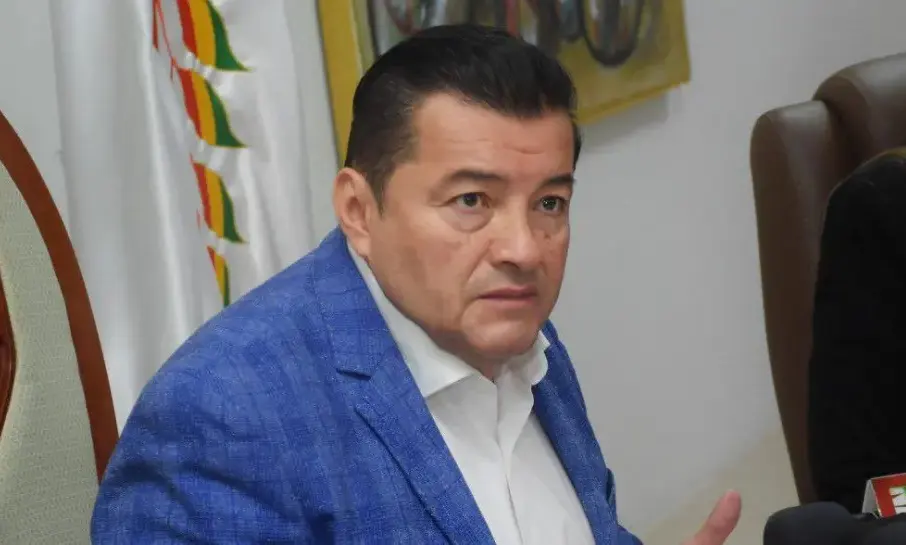 Jhonny anuncia posible candidatura tras cruce con Mamén por denuncias de “obras fantasmas” 12 NAL COLOR 2