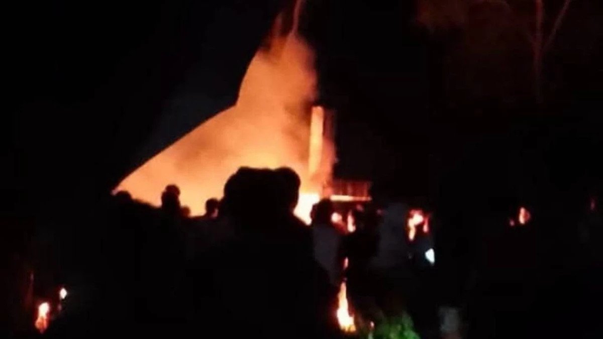 Acusado del asesinato de un pastor falleció tras ser linchado y quemado vivo en Shinahota 1784637399692