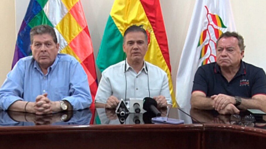 Gobierno y cisterneros sellan acuerdo y garantizan distribución de combustibles 1790190277502 1 1