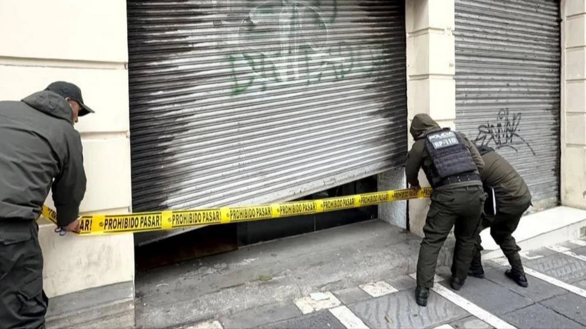 Delincuentes irrumpen en un negocio del centro de La Paz y roban Bs 40.000 1790787038227