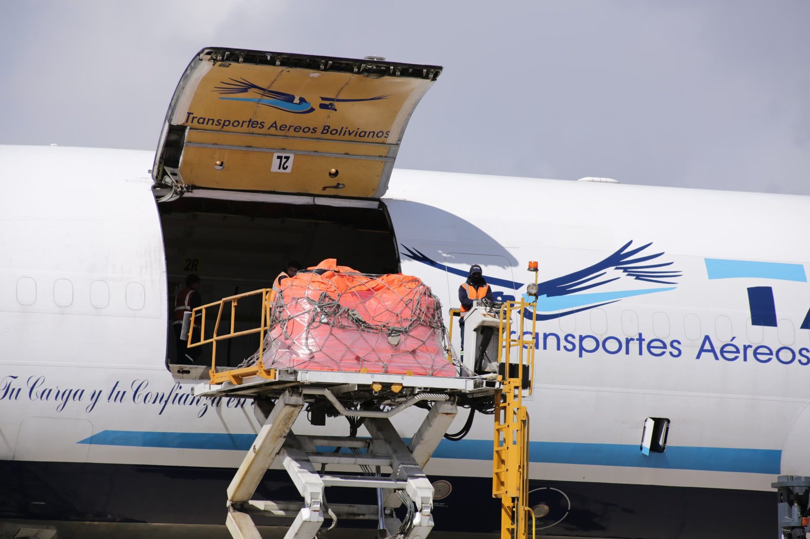 Gobierno dice que trasladará toneladas de carne de pollo y res a La Paz 1 11 scaled