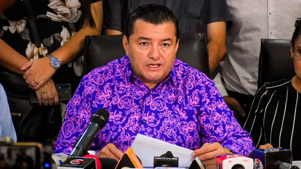 Santa Cruz: Concejal critica a Johnny Fernández por solicitar su 14° viaje al exterior 2023011516263629756