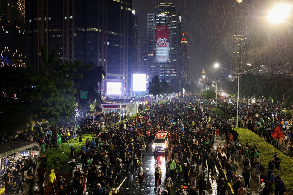 Tres personas murieron hasta el momento durante las protestas en Indonesia 2025 08 29T132528Z 1820126614 RC2ZGGAYIPE5 RTRMADP 3 INDONESIA POLITICS PROTESTS