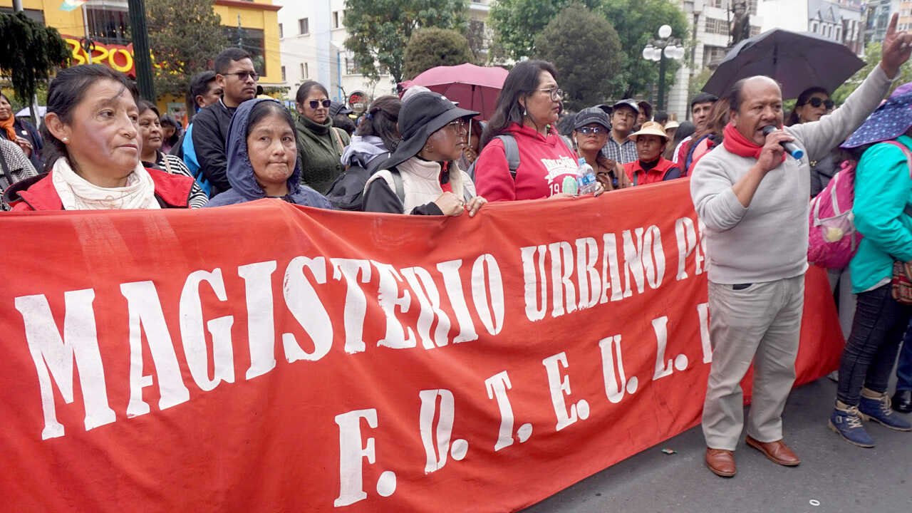 Magisterio paceño anuncia nuevas protestas por incremento salarial sin suspender clases 2026011223591291742