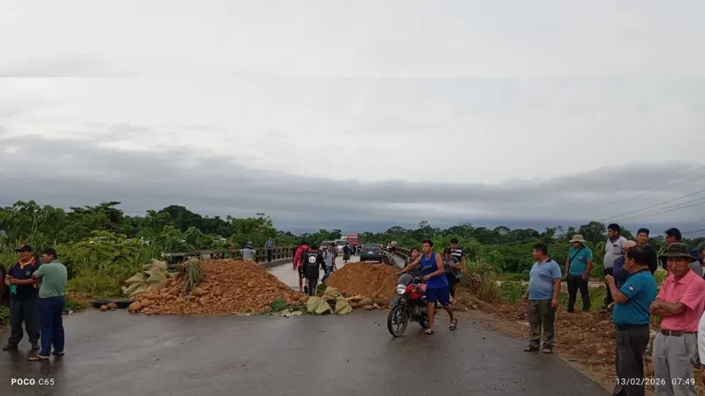 Transportistas de Cochabamba suspenden bloqueos y abren diálogo con el Gobierno 2026021310261886486