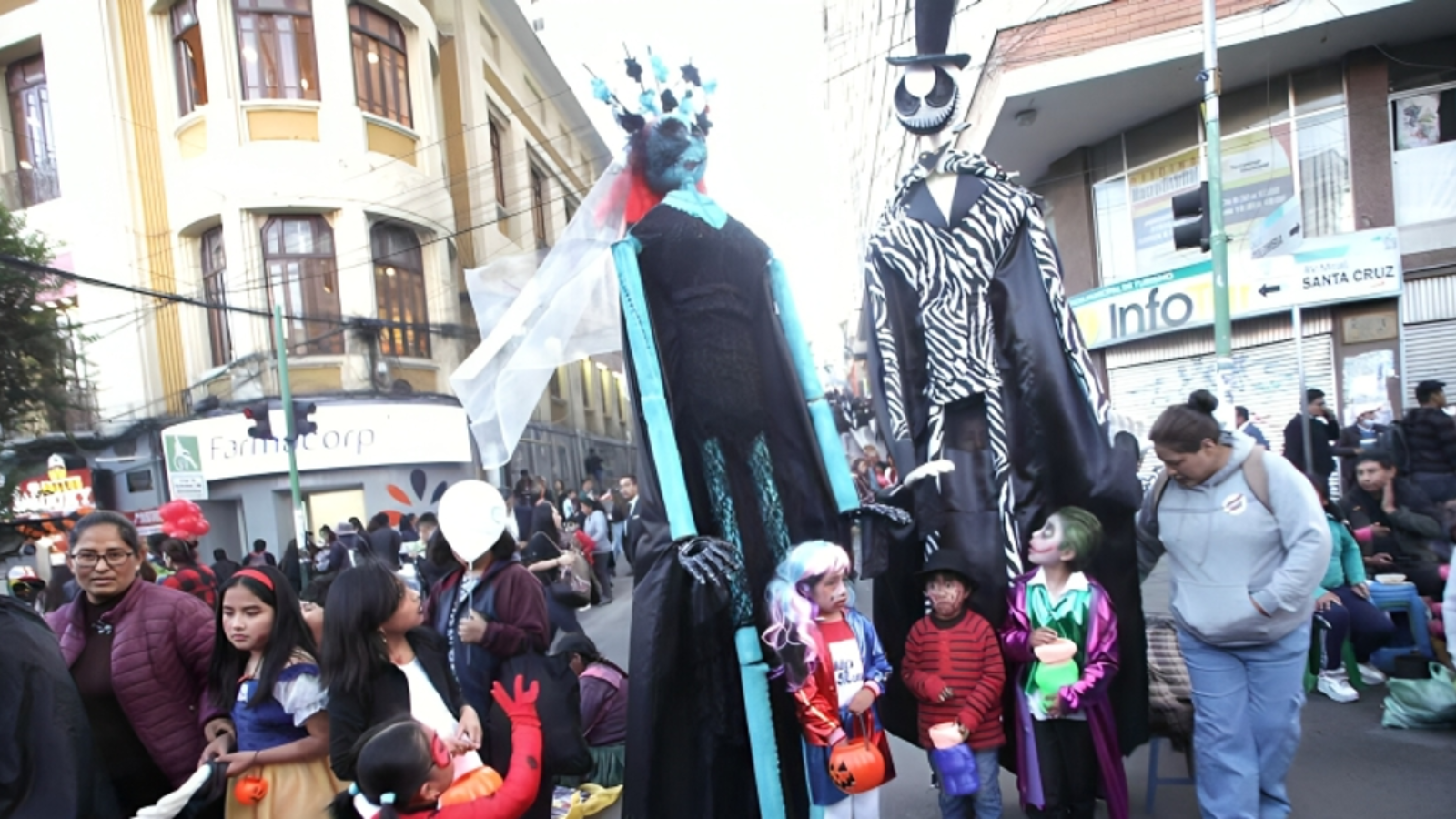La Paz se alista para Halloween y Todos Santos con 700 efectivos y cierres en El Prado, Calacoto y cementerios 3400 20261031 090651 0000