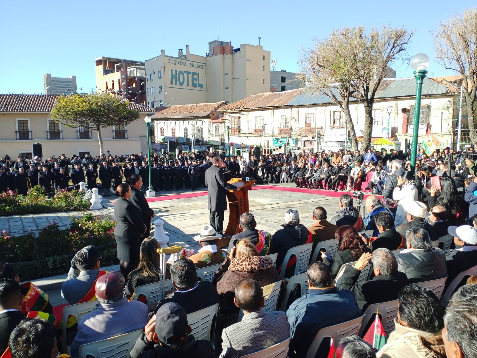 La Paz da inicio al mes cívico con el izado de las banderas por los 217 años de la gesta libertaria 3733e333 d63e 4ea1 9195 8ed385645c13