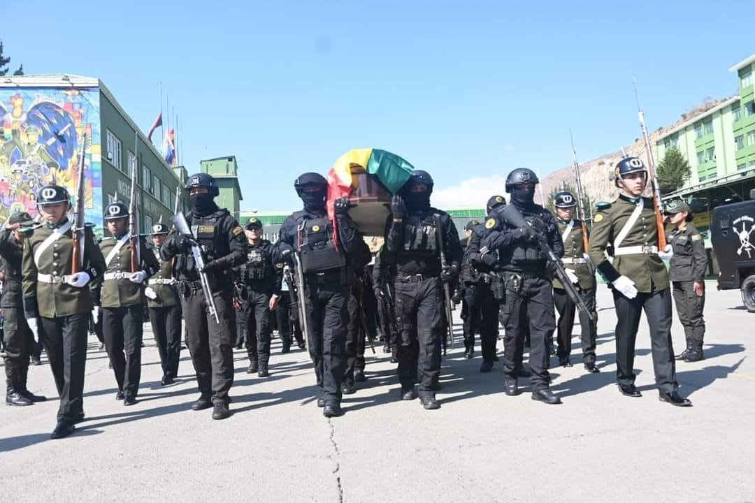 Arce instruye dar con los autores de la muerte de un policía en enfrentamiento minero en Sorata 453222985 895863249238890 4623648442561901702 n