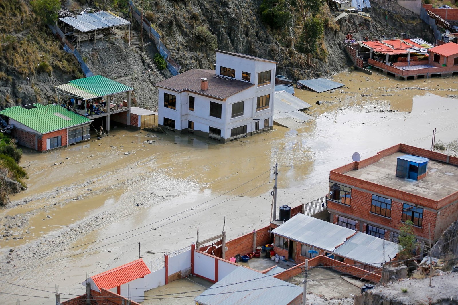 Mazamorra: Achocalla niega autorización de movimientos de tierra de una propiedad privada 468269060 1111390653773858 5921918808861248432 n