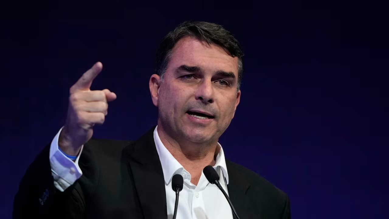 Brasil: El partido de Bolsonaro proclama a su hijo Flávio como candidato presidencial 4GNEO5O5GZFIZDFGWZIRP2ARTQ