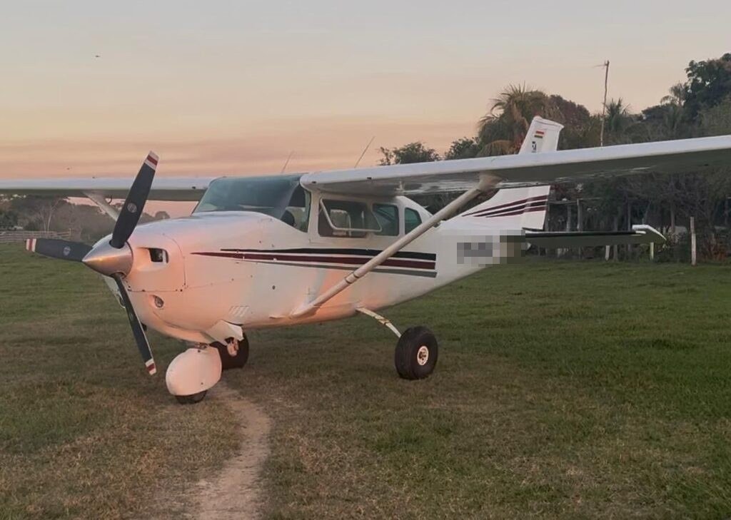 345 kilos de cocaína interceptados en avioneta en una pista “clandestina” en el Chapare, reporta el Gobierno 522621383 1375477284585611 1502854048661888859 n