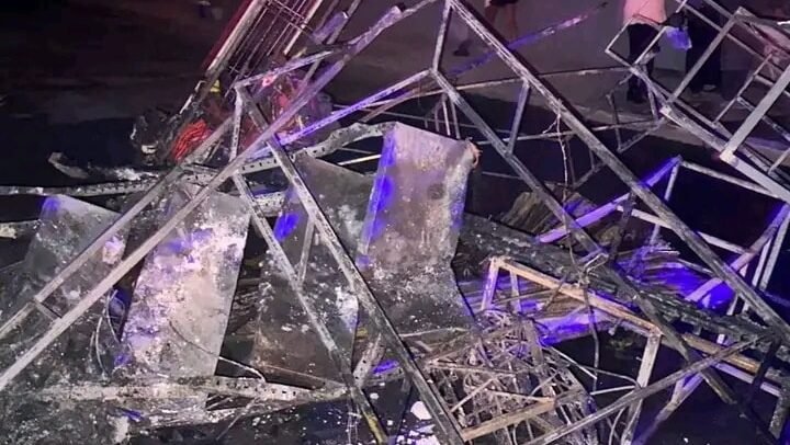 Rescatan a un niño tras un voraz incendio en una lavandería en Cochabamba 533428886 773611482081940 5002372460946878006 n e1755274483721