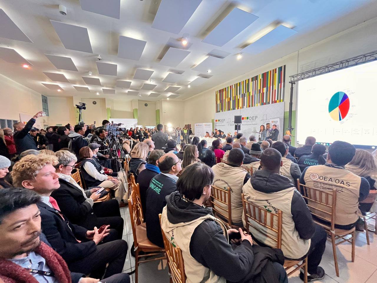 Elecciones: Concluyó el cómputo en el exterior y resultados confirman que Rodrigo Paz fue el más votado 534438780 1073008628343625 737223736295290012 n