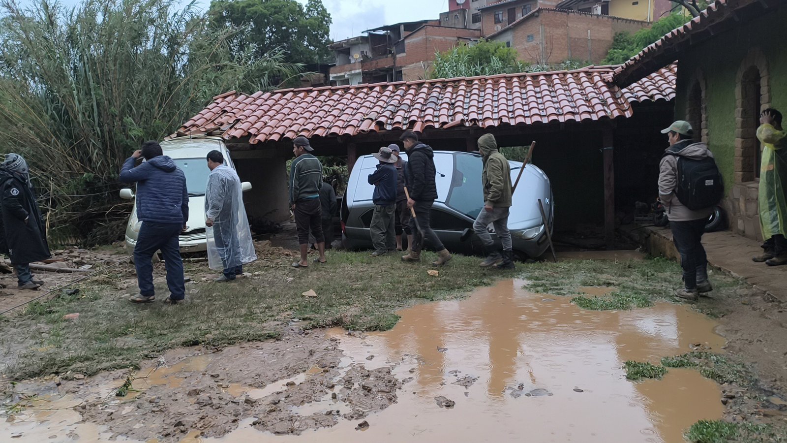 Seis heridos y al menos dos desaparecidos tras el desborde del rio e inundación en Samaipata 583850666 689067180945277 3498204642860010687 n