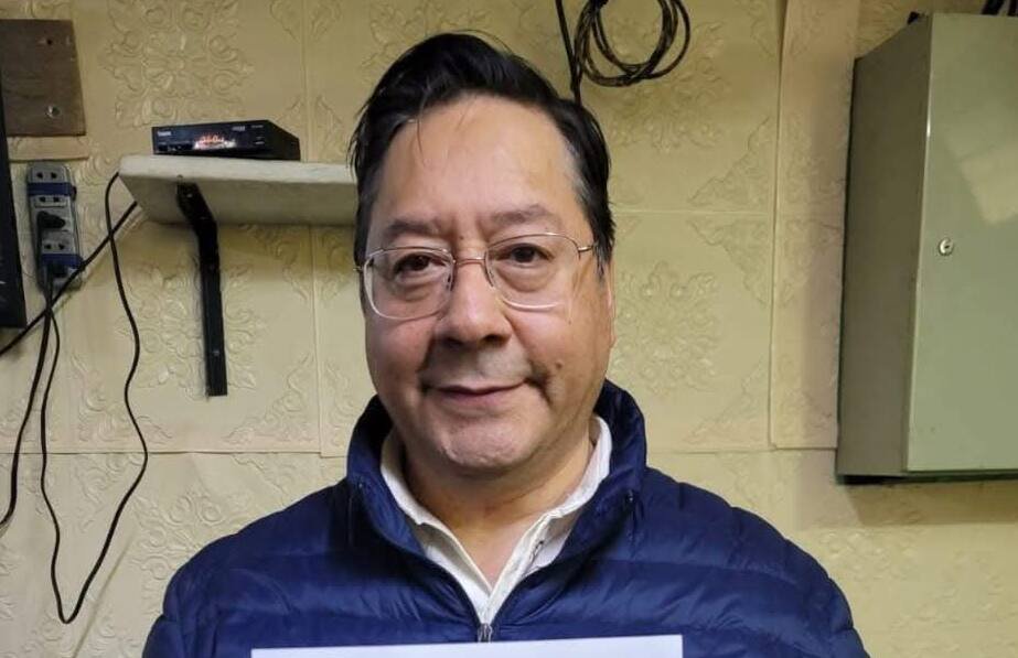 Sancionan al expresidente Arce tras ser sorprendido con un celular en la cárcel 596427985 1272344561586370 1589683592344104212 n 1