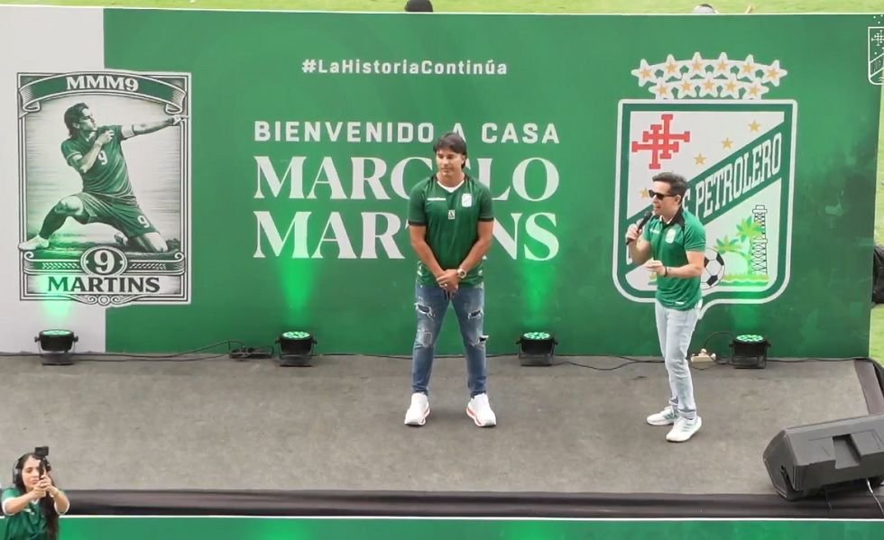 Martins es presentado como jugador de Oriente y desata una fiesta albiverde en el Tahuichi 5a968818 1def 48a0 9bf0 541baebfd475
