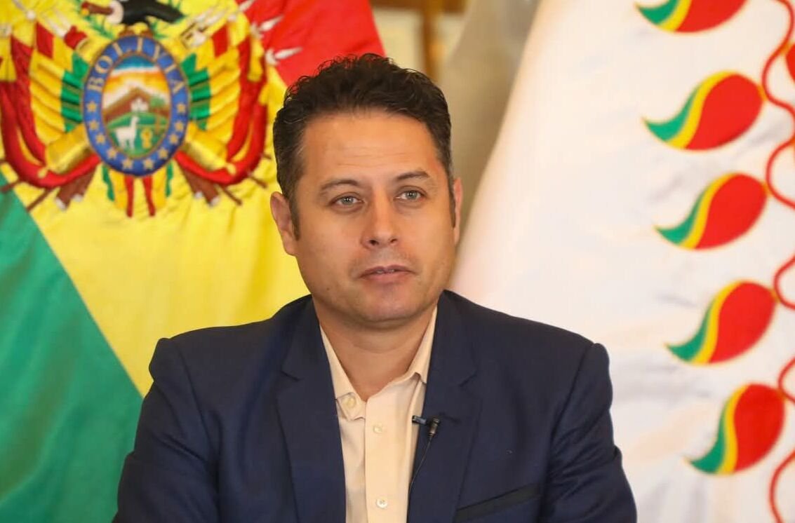 “No me han pagado mi sueldo”: Lara reclama y propone recorte salarial en el sector público 605225659 122133683786988149 6622309419904236562 n 1