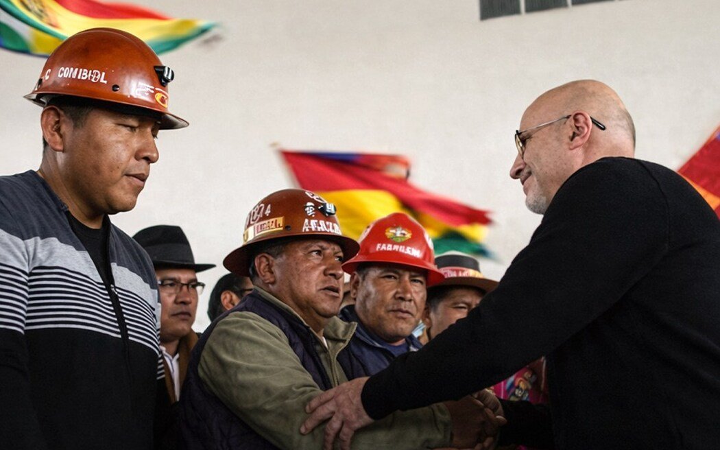 Gobierno: La COB “aceptó” el Decreto 5516 en reunión que se extendió hasta la madrugada 615340513 1312624010891901 8642262095838502225 n 1