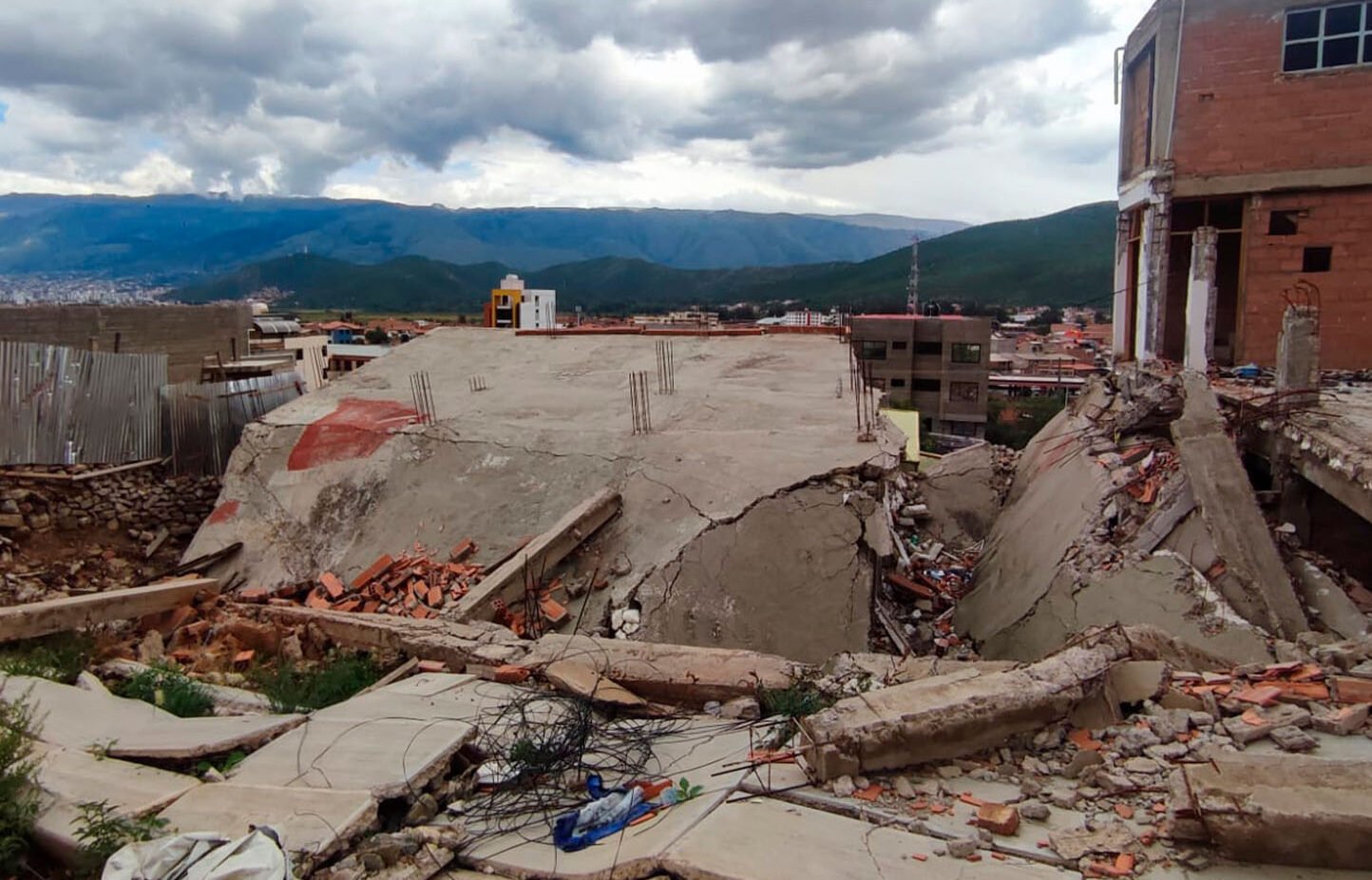 Cochabamba declaró desastre municipal tras deslizamientos y hundimientos; al menos 80 familias quedaron afectadas 616333539 1293964482761710 192123808411502226 n e1768927258236