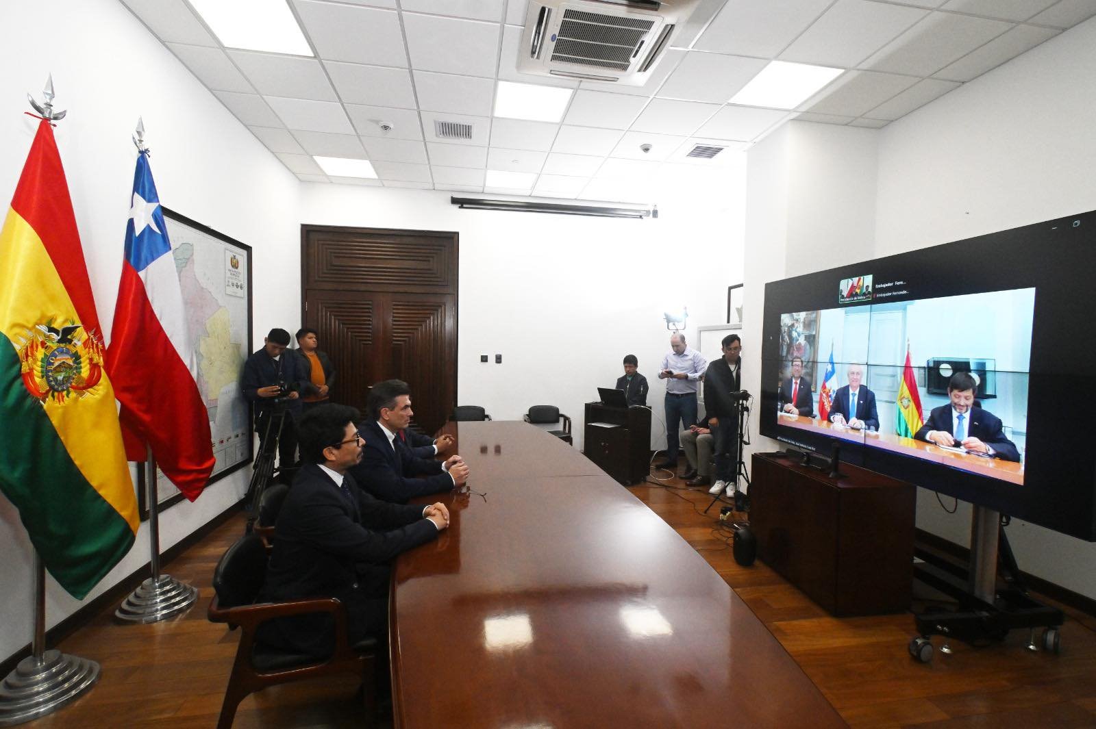 Bolivia y Chile acuerdan coordinar lucha contra el crimen organizado tras informe de “sabotaje” de combustible 662525800 1279276291005725 2390684736724747365 n