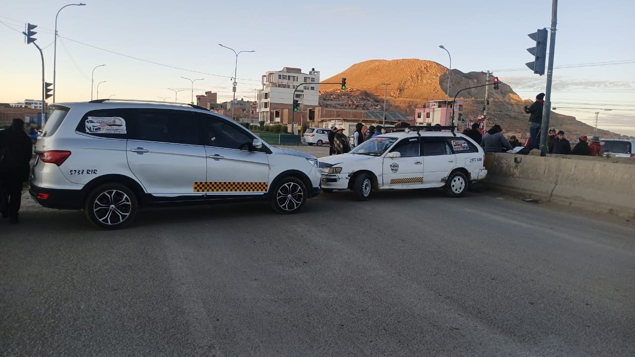 Gasolina: Comisión encabezada por Medinaceli se dirige a Oruro para dialogar con transportistas 663086940 1461517915988611 2627778445567887478 n