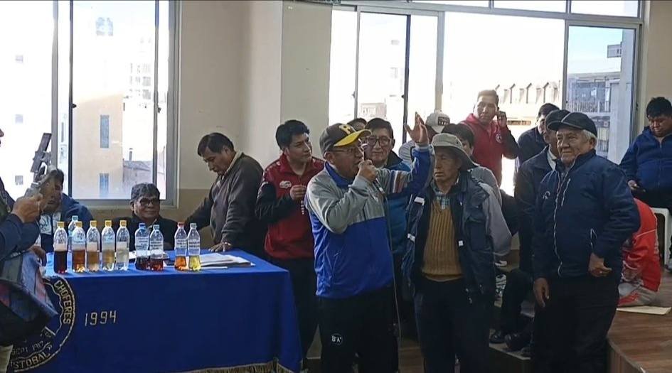 Choferes de Oruro mantienen movilizaciones tras diálogo fallido con el Gobierno 666693760 1617077646851784 9118643894232907003 n