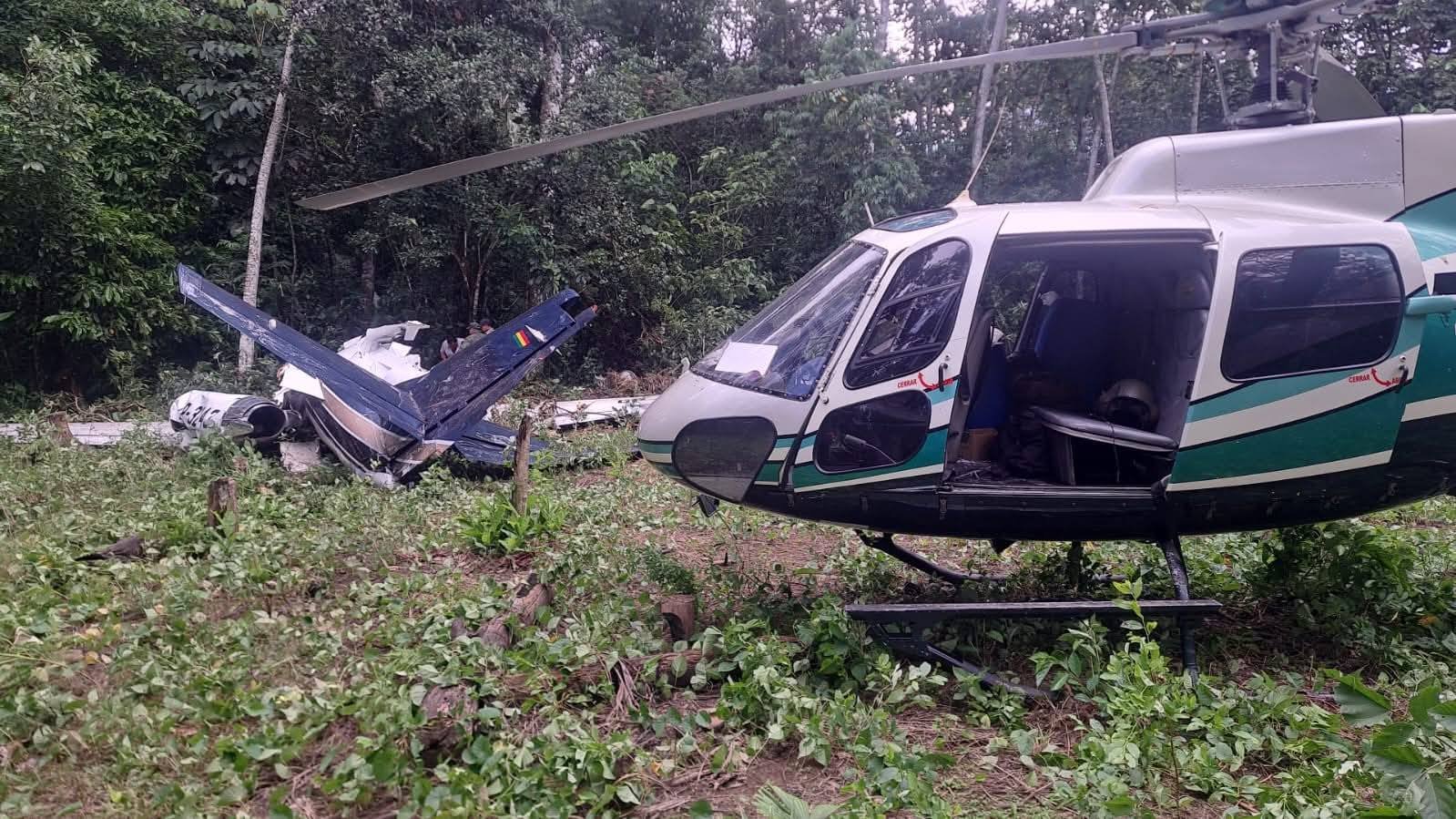 Tras su rescate, trasladan a Santa Cruz los cuerpos de los pilotos fallecidos en accidente aéreo en Cochabamba 670779590 1466188161901395 7767468233685079495 n
