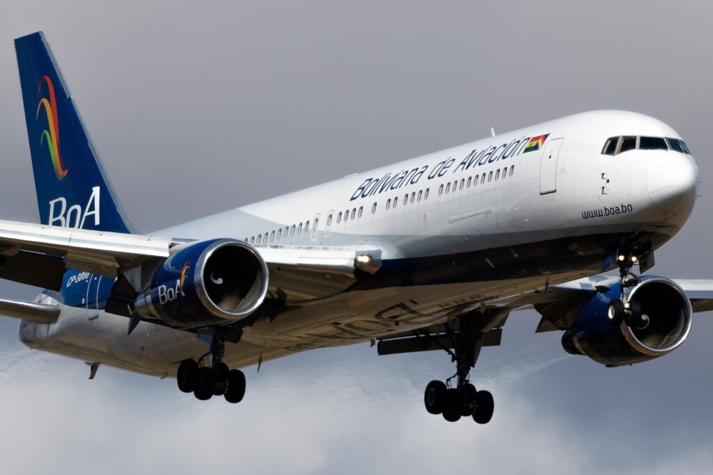 Pasajeros de BoA vivieron momentos de pánico durante incidente en pleno vuelo; usaron máscaras de oxígeno 672678968 1283942360529440 81431976898901834 n