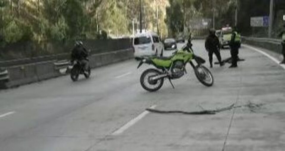 Investigan presunto hecho de tránsito que dejó un hombre muerto en autopista La Paz–El Alto 673542556 1513940063434793 1762927799917918818 n 1 1