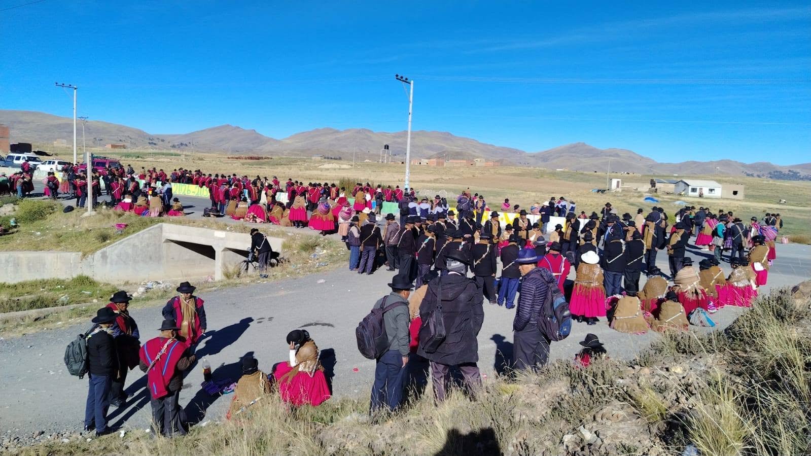 “Se durmieron”: bases campesinas cuestionan a sus dirigentes y piden respuestas tras 50 días de bloqueo 689856018 967748039177387 8423830786323749729 n