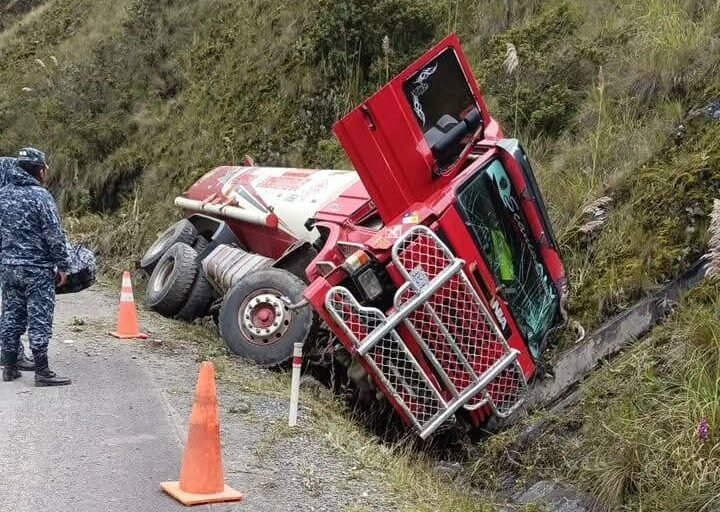 Accidente en la Cumbre: Un chofer de cisterna murió aplastado tras chocar contra una peña 6de0925f e475 4597 8999 2d86f0e77603 e1739368312179