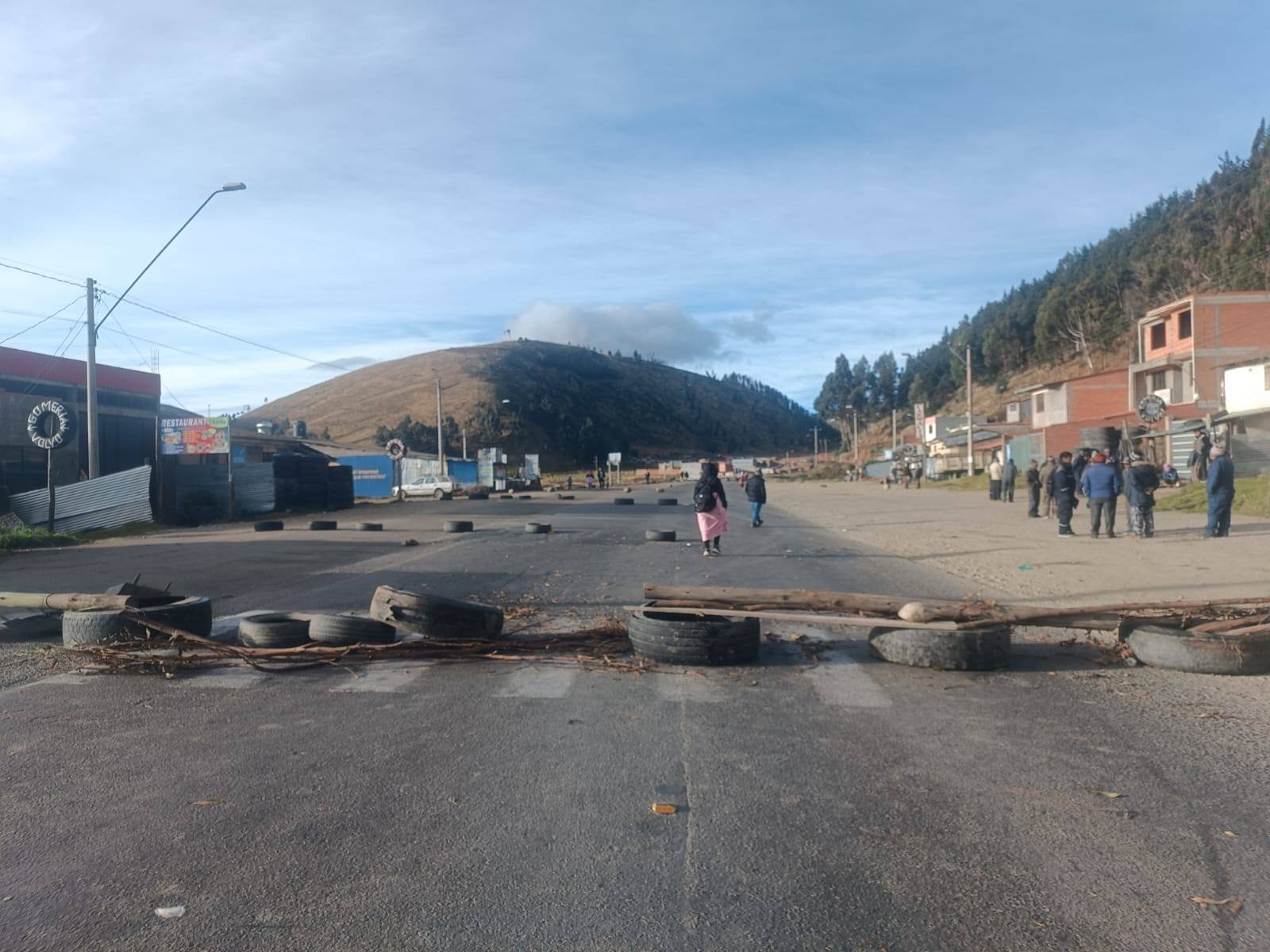 Terminales de buses del eje afectadas por bloqueos; La Paz lleva más de 10 días sin operaciones 700944322 1065546322466041 7730983766769401659 n
