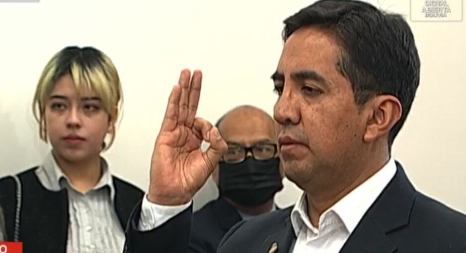 Paz posesiona a Williams Bascopé como nuevo ministro de Trabajo 702677555 1631132002350422 8233490478034094207 n 1