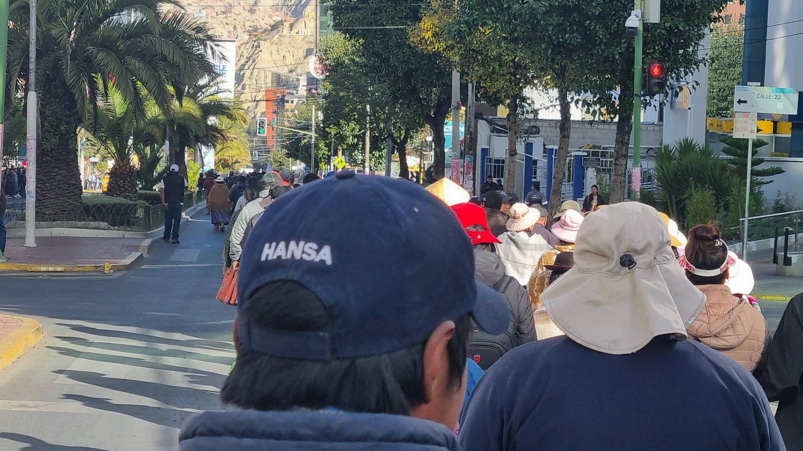 Juntas vecinales de Palca marchan rumbo al centro de La Paz 703896746 122238079592119332 1456843539778501881 n