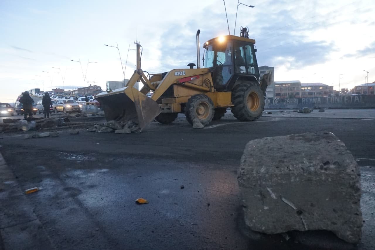 Corredor humanitario: Operativo avanza en medio de focos de resistencia en los bloqueos 704007067 1425727839598216 9028166211829661711 n
