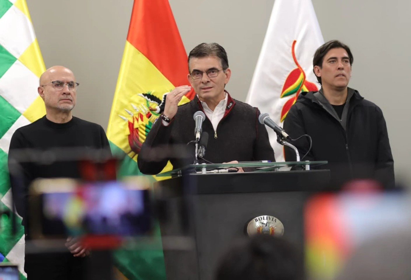 Bloqueos: presidente asegura que la habilitación de “corredores humanitarios” depende de los sectores movilizados 704468196 10167969344063298 2481425440642800381 n