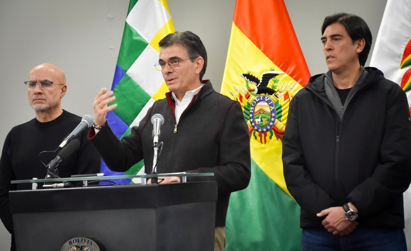 En medio de bloqueos y protestas, Paz evalúa desempeño de ministros y prepara cambios 705213670 1416683860496554 913833541251146703 n 1